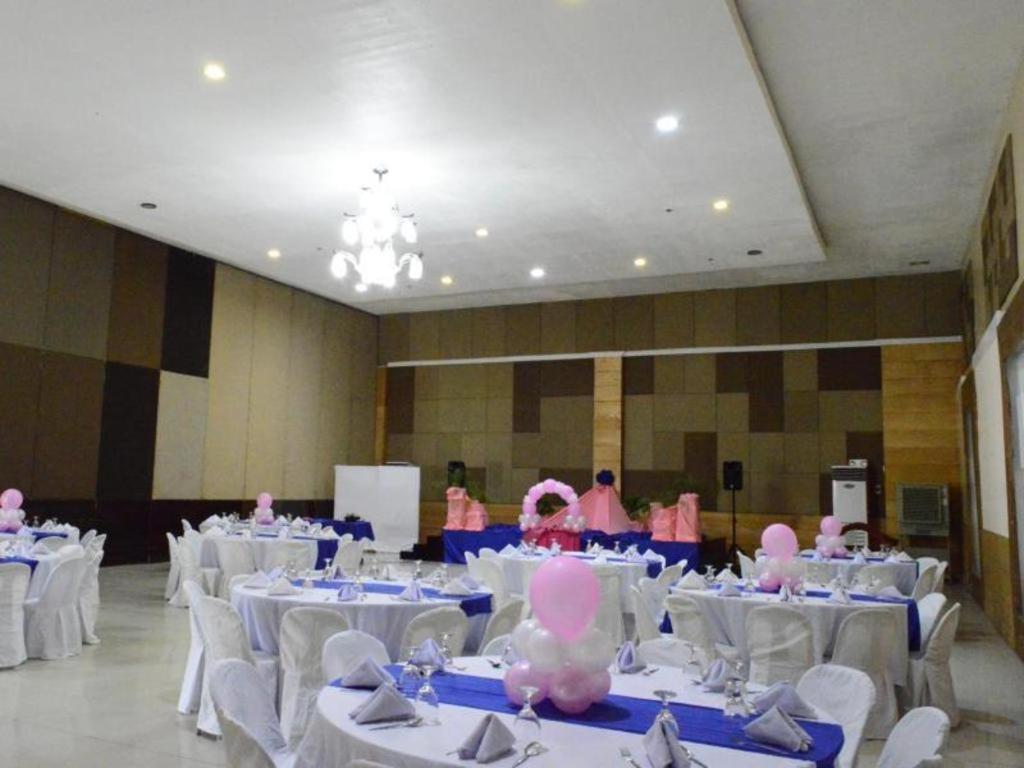 Big Daddy Hotel And Convention Center Butuan City Exterior foto